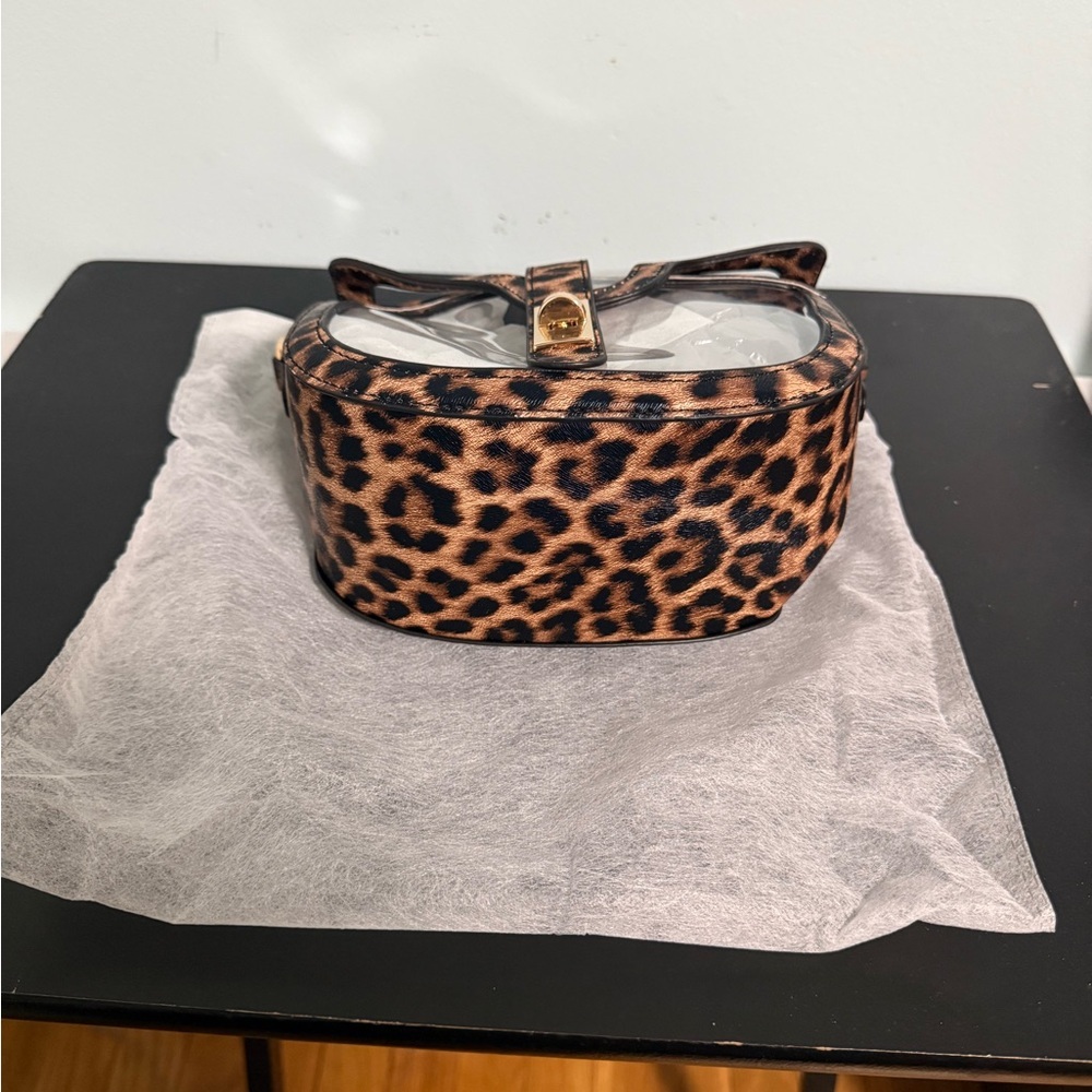 Zenana stadium bag Leopard Print Clear Turnlock front flap w/crossbody strap!New - Picture 4 of 9